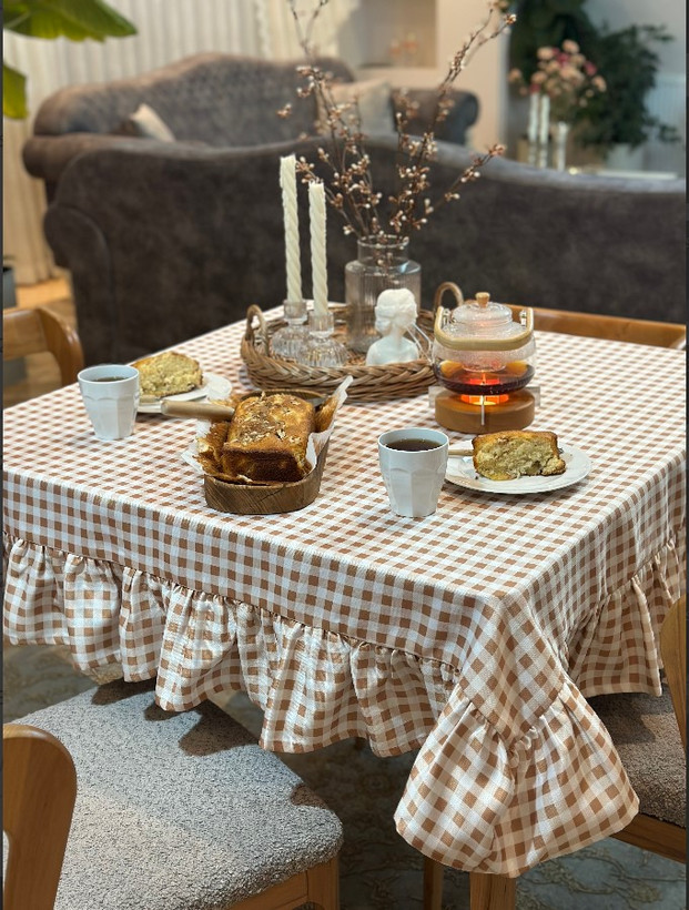 تست مقاومت رنگ رومیزی ضدلک مانا هوم در برابر سفیدکننده