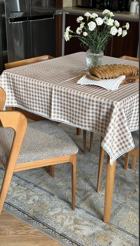 خرید رومیزی شیک مانا هوم مدل نواردوزی شده برای میز ۶ و ۸ نفره