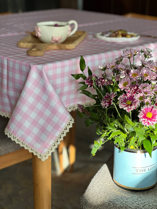 رومیزی فلامنت ضدلک صورتی