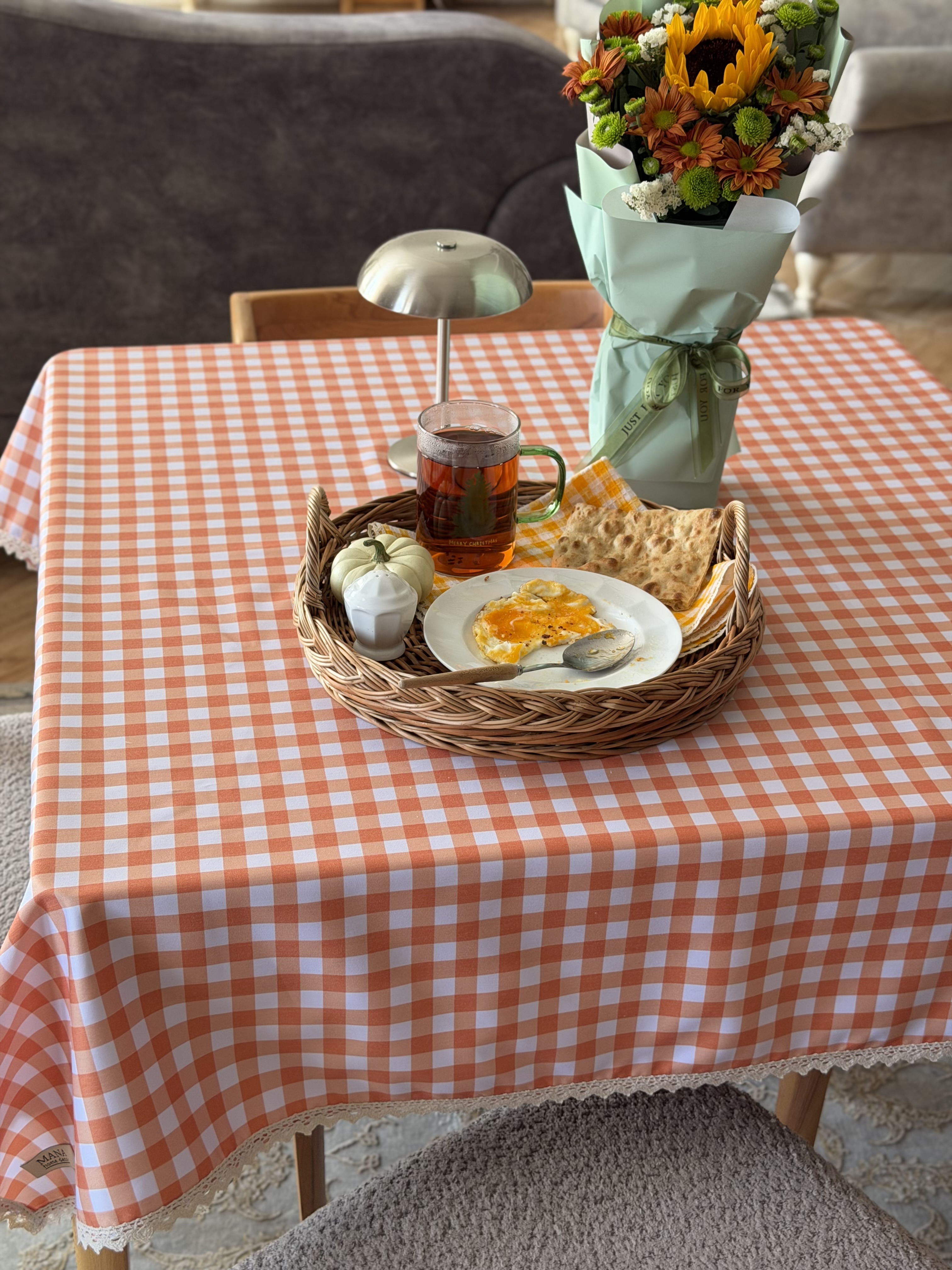 رومیزی چهارخانه ضدلک  نواردوزی شده